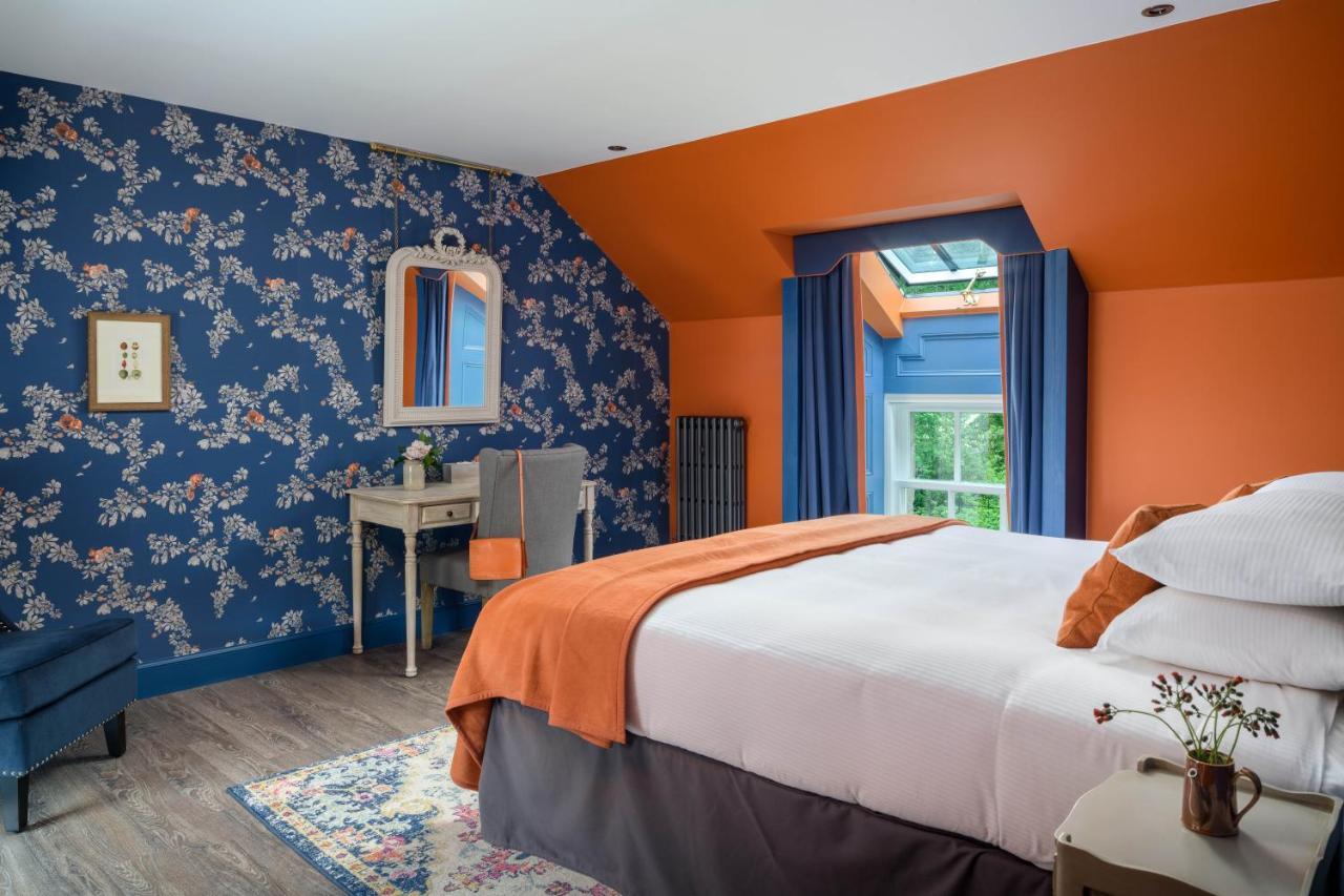 Meikleour Arms Hotel & Restaurant Buitenkant foto
